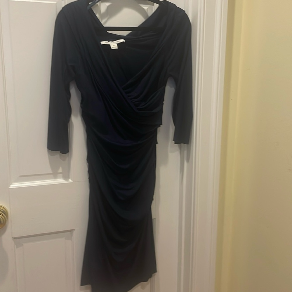 Diane Von Furstenberg DVF Rich Navy ruched dress. Size M. “Bentley” 3/4 sleeves.